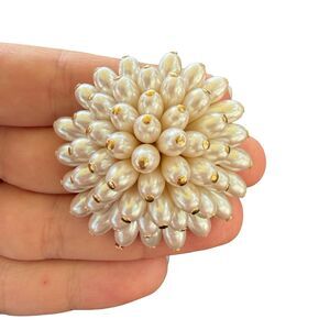 Vintage Jewelry Pearl Cluster Brooch Round Pearl Pin